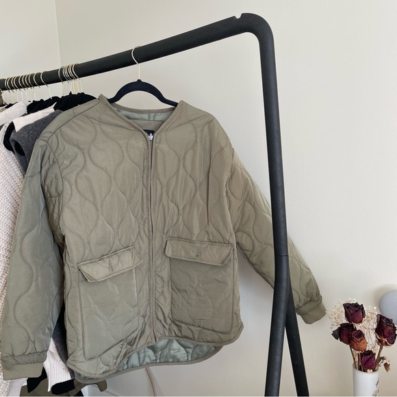 Green Quilted Puffer Jacket with Zipper - Picture 4 of 4